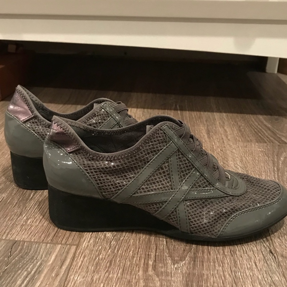 DKNY Wedge sneaker/shoes. Gray 8.5